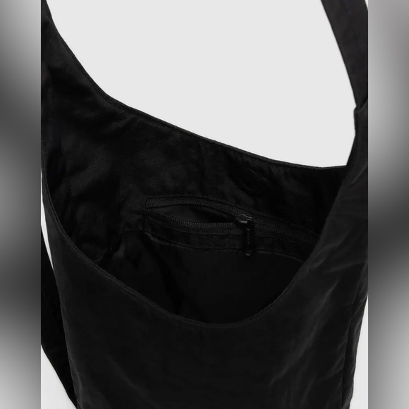 BAGGU Small Nylon Sling Bag- Black - Picture 3 of 3